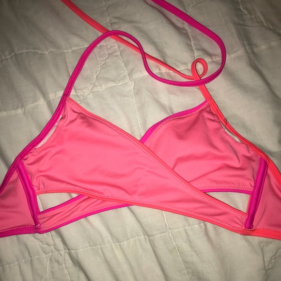 Adorable pink cross bikini top! - Picture 2 of 4